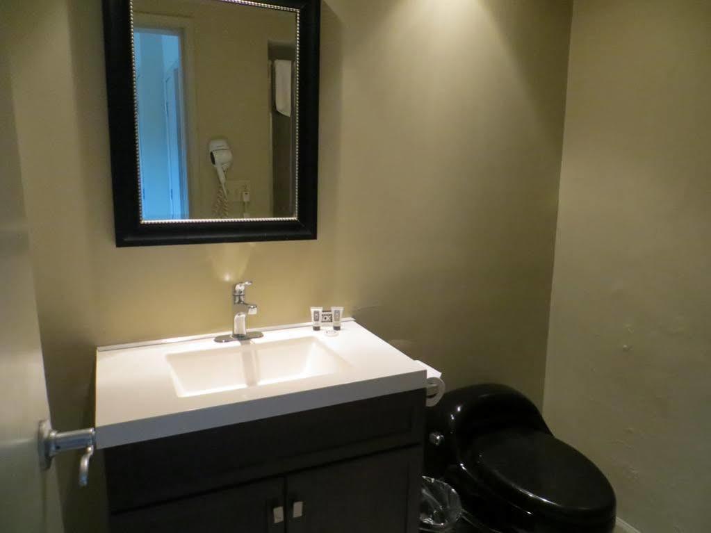 פנסקולה Sole Inn And Suites מראה חיצוני תמונה