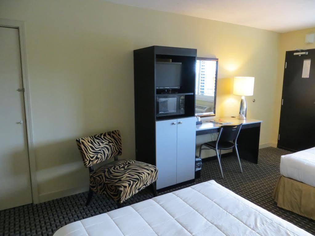 פנסקולה Sole Inn And Suites מראה חיצוני תמונה